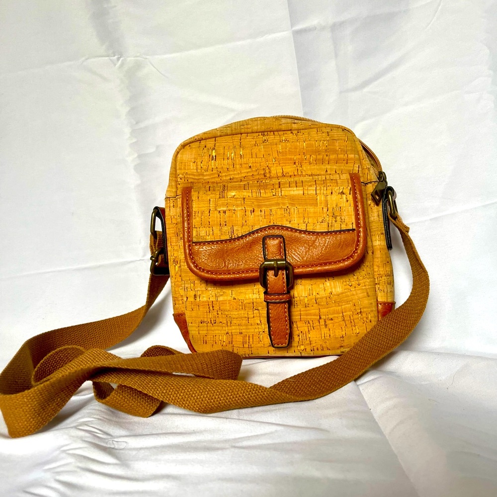 CUTE Crossbody Brown/Tan Gold Hardware Purse